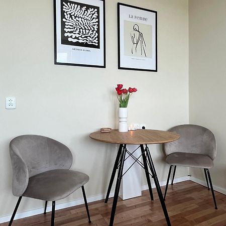 Air-Conditioned Studio, Close To City Centre & Tram Stop Bratislava Exterior photo