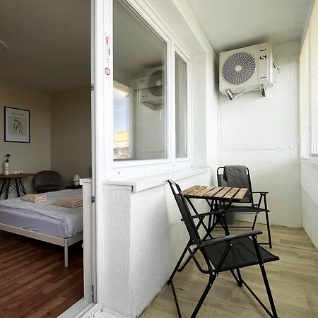 Air-Conditioned Studio, Close To City Centre & Tram Stop Bratislava Exterior photo