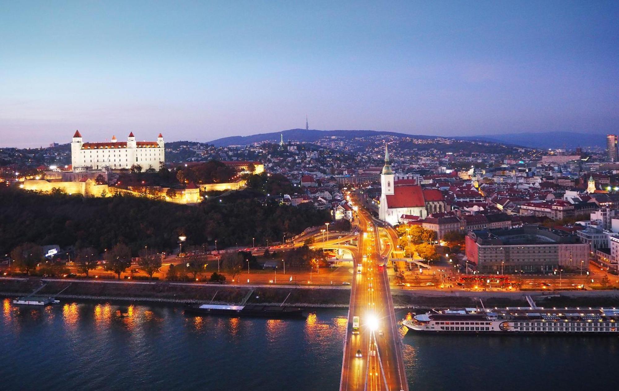 Air-Conditioned Studio, Close To City Centre & Tram Stop Bratislava Exterior photo