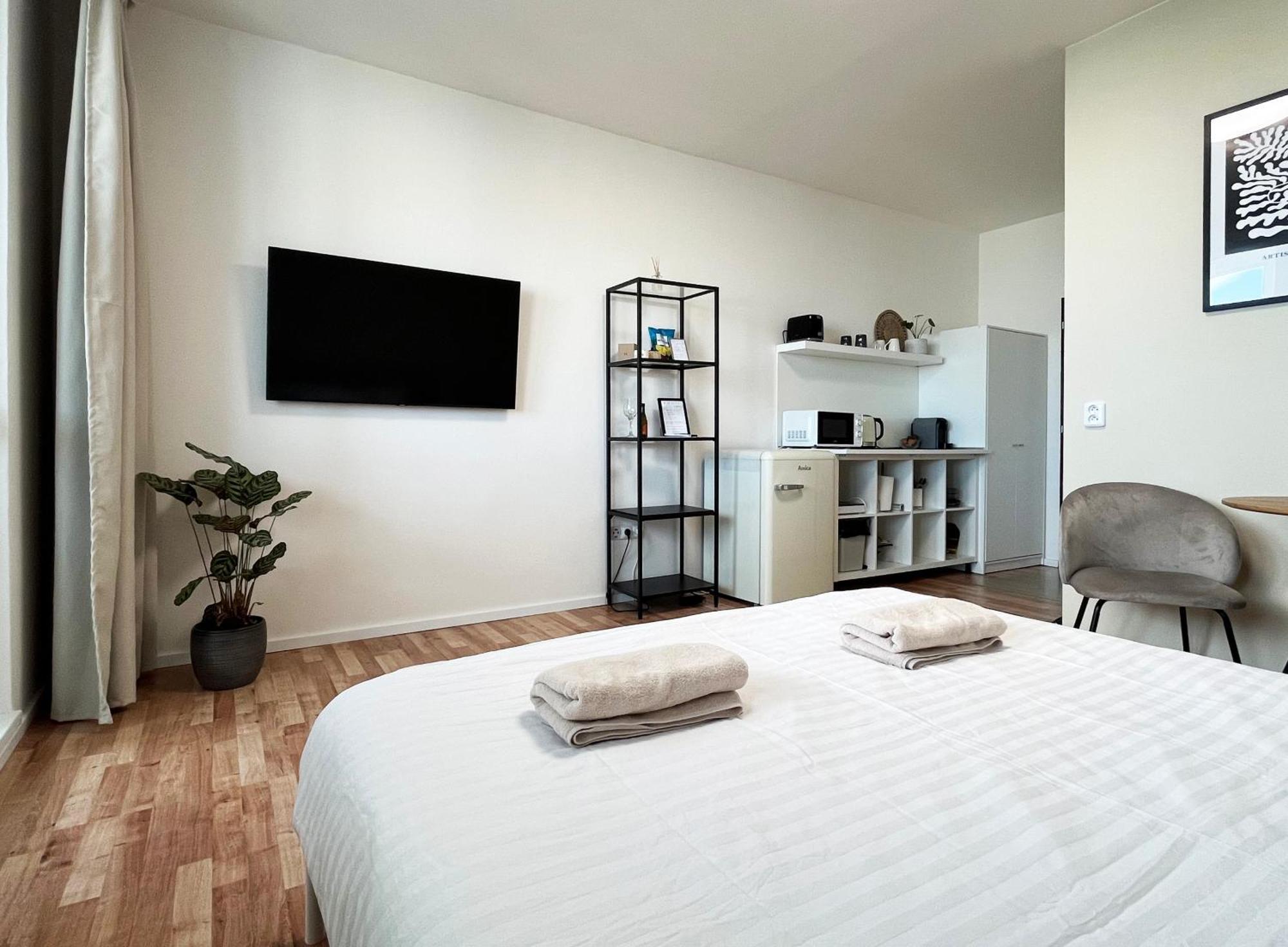 Air-Conditioned Studio, Close To City Centre & Tram Stop Bratislava Exterior photo