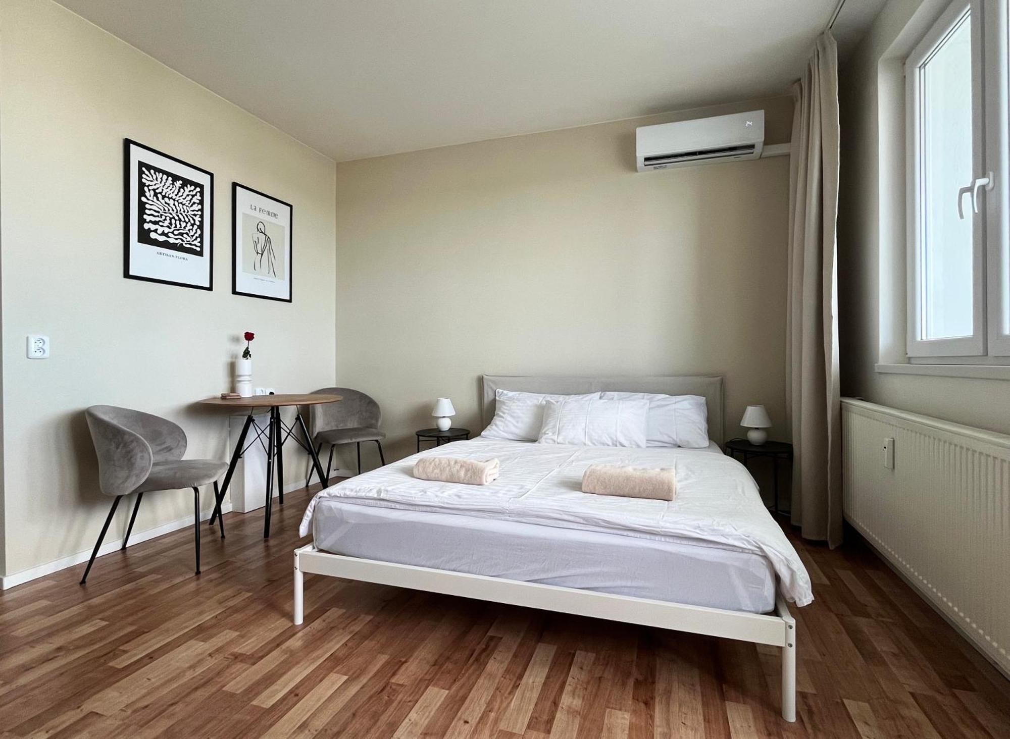Air-Conditioned Studio, Close To City Centre & Tram Stop Bratislava Exterior photo